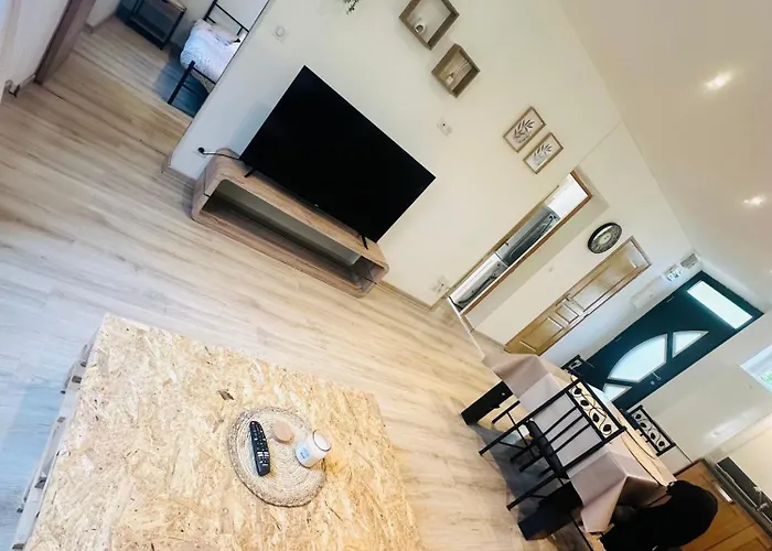 Charmant T3 Avec Jardin Appartement Saint-Maime